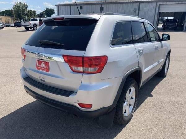 2011 JEEP GRAND CHEROKEE for sale in Lancaster, IA – photo 4