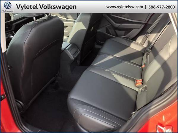 2019 Volkswagen Jetta sedan SE Auto w/ULEV - Volkswagen Tornado Red for sale in Sterling Heights, MI – photo 10