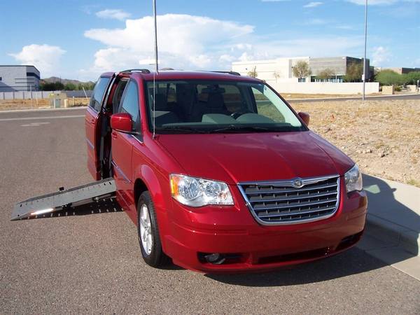 2010 Chrysler Town and Country Touring Wheelchair Handicap Mobility Va for sale in Phoenix, AZ – photo 4