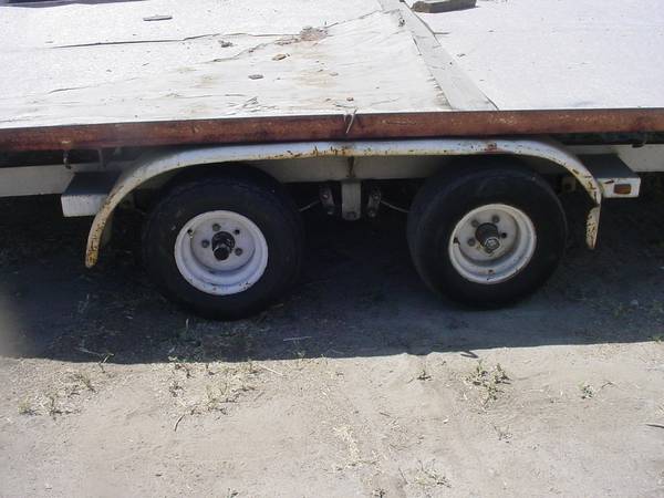 2005 double axel flatbed 16 foot trailer for sale in Hemet, CA – photo 2
