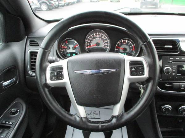 2013 Chrysler 200 Touring - - by dealer - vehicle for sale in Fort Wayne, IN – photo 11
