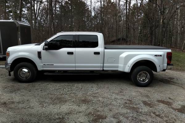 2020 Ford F350 XLT 6 7L 4WD Crew Dually Long Bed for sale in Silvis, IA – photo 4