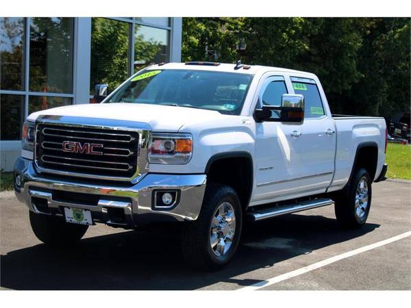 2015 GMC Sierra 2500HD available WiFi 4WD CREW CAB SLT 6.0 VORTEC... for sale in Salem, NH – photo 2