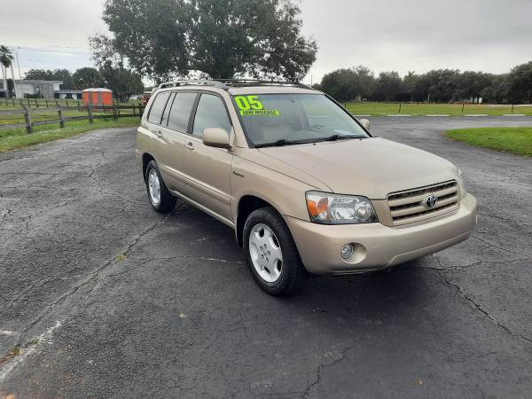 2005 TOYOTA HIGHLANDER MINT CONDITION 3RD ROW BUY HERE PAY HERE -... for sale in Sarasota, FL – photo 2