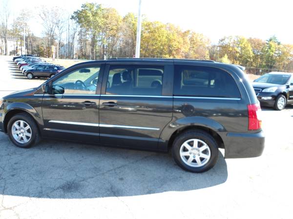 Chrysler Town Country Van Leather New Tires **1 Year Warranty** -... for sale in hampstead, RI – photo 9