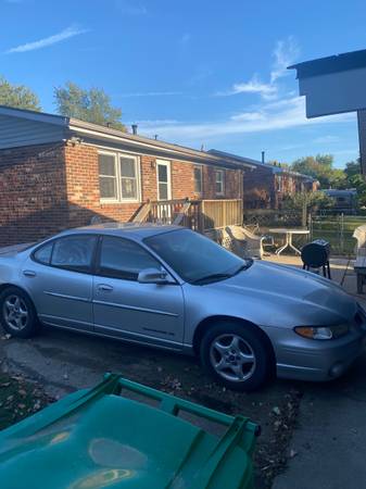 Pontiac Grand Prix SE $1800 OBO - cars & trucks - by owner - vehicle... for sale in Louisville, KY – photo 2