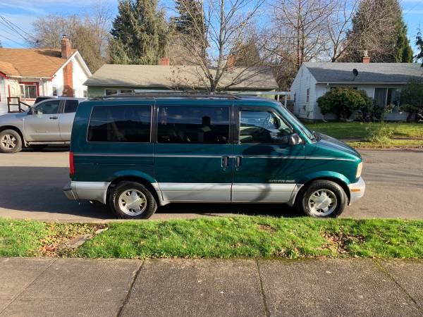 1997 astro Safari AWD low miles - cars & trucks - by owner - vehicle... for sale in Portland, OR – photo 3