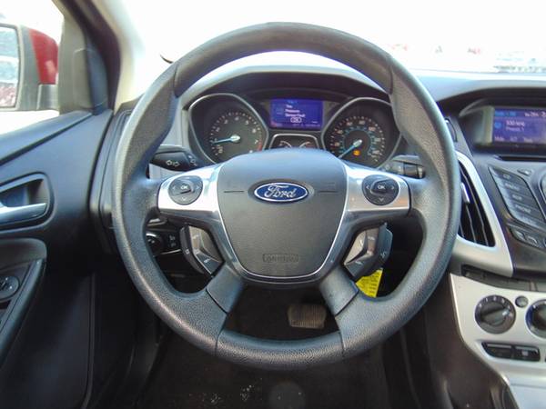 2013 Ford Focus SE - - by dealer - vehicle automotive for sale in Highland, IL – photo 15