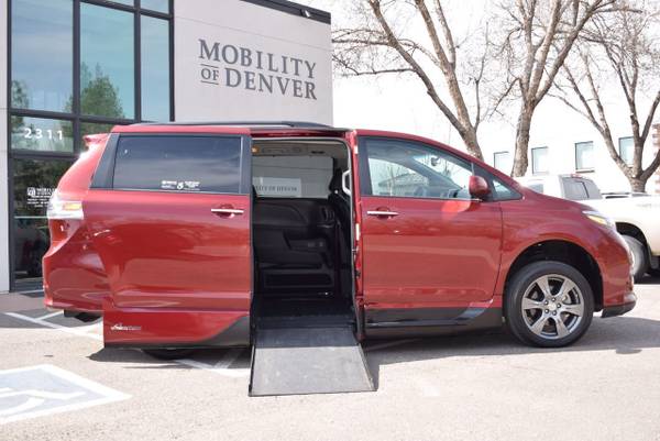 2017 Toyota Sienna SE FWD 8-Passenger RED - - by for sale in Denver, NM – photo 16