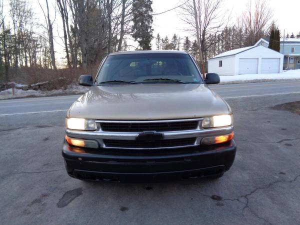2000 Chevrolet Chevy Suburban 1500 LS 4dr 4WD SUV CASH DEALS ON ALL for sale in Lake Ariel, PA – photo 3