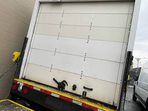 Isuzu Nissan UD 1400 Box Truck w/Liftgate for sale in Malden, MA – photo 10