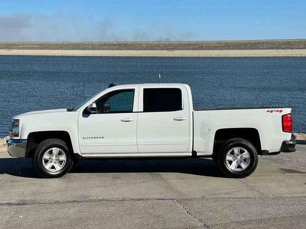 2018 Chevrolet Silverado 1500 Crew Cab - Financing Available! - cars... for sale in Junction City, KS – photo 3