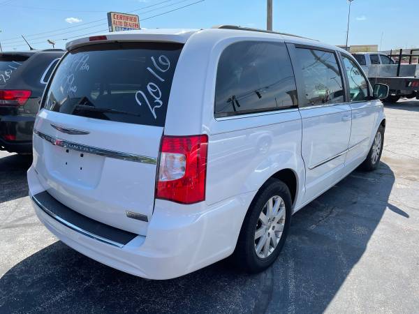 2016 Chrysler Town and Country Touring 2499 Down for sale in Greenwood, IN – photo 5