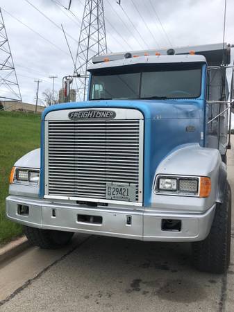 freightliner fld 112 quad axle dump truck for sale in milwaukee, WI – photo 4