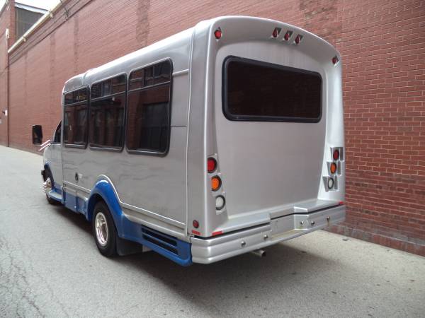 2007 Chevrolet 3500 Handicap Wheelchair Assesessable Mini Bus 85k -... for sale in Chicago, IL – photo 8
