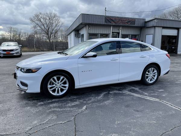 2018 Chevy Malibu LT - - by dealer - vehicle for sale in Green Bay, WI – photo 4