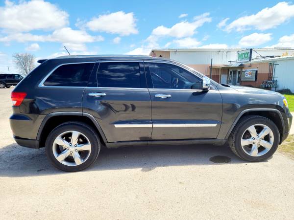 2011 JEEP Grand Cherokee Overland - - by dealer for sale in Neenah, WI – photo 8