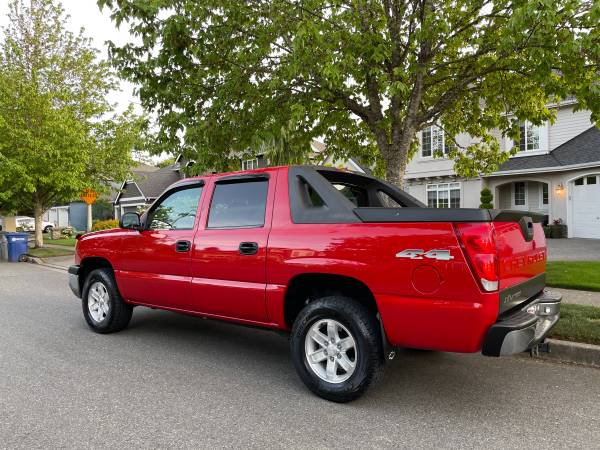 Reliable 2005 Chevy Avalanche 4x4 Strong Chevy! Family Ownd - cars & for sale in Mill Creek, WA – photo 4