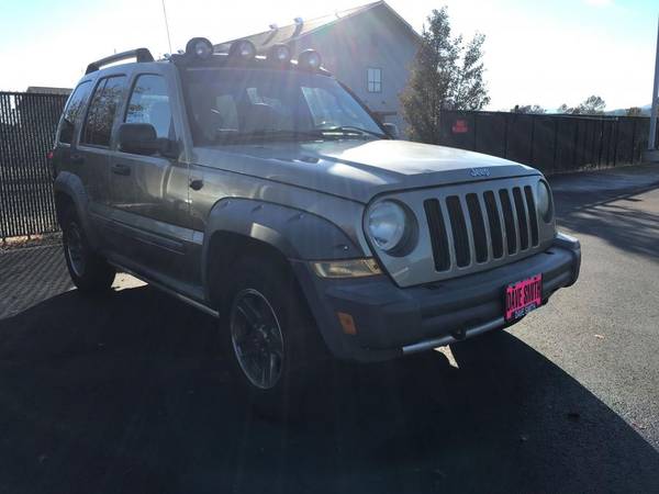 2005 Jeep Liberty 4x4 4WD Renegade SUV - cars & trucks - by dealer -... for sale in Coeur d'Alene, MT – photo 2