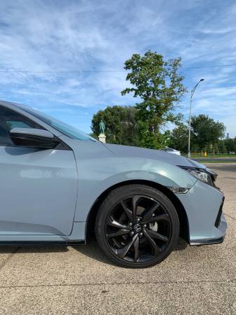 2017 Honda Civic Hatchback Sport 33K miles Gray. Perfect Condition for sale in Chicago, IL – photo 4