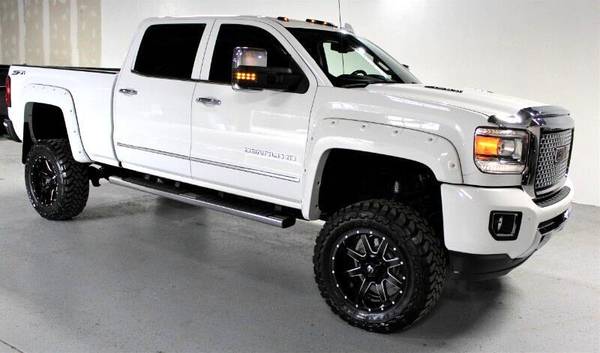 2015 GMC Sierra 2500HD Denali Crew Cab 4WD - cars & trucks - by... for sale in Fredericksburg, District Of Columbia – photo 16