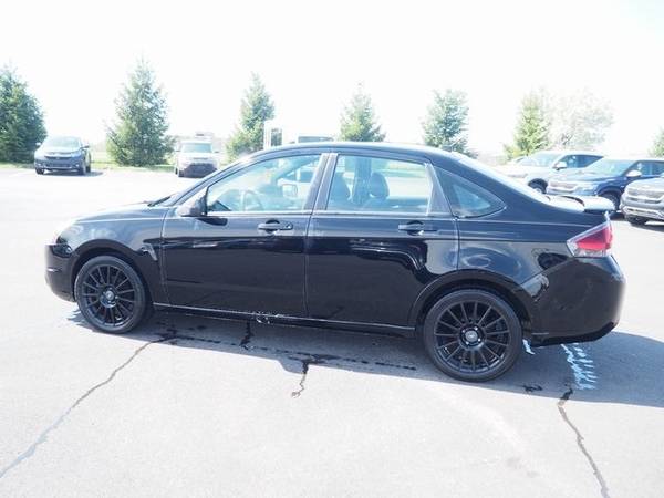 2011 Ford Focus SES - - by dealer - vehicle automotive for sale in Youngstown, OH – photo 9