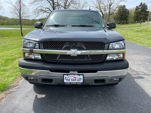 2005 Chevy Avalanche ONE OWNER! LIKE NEW! 4x4! - - by for sale in Forsyth, MO – photo 2