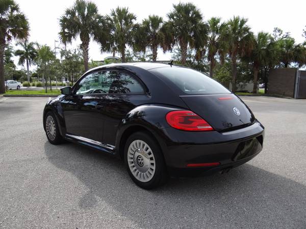 2013 VOLKSWAGEN BEETLE 2.5 COUPE 5 SP MANUAL GREAT SHAPE CLEAR FL... for sale in Fort Myers, FL – photo 4