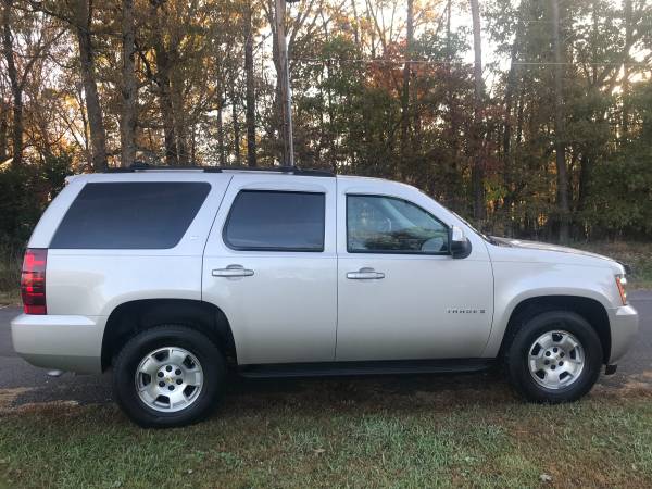 07 Chevy Tahoe SUPER CLEAN!!!! 4WD!! - cars & trucks - by dealer -... for sale in High Point NC 27263, NC – photo 2