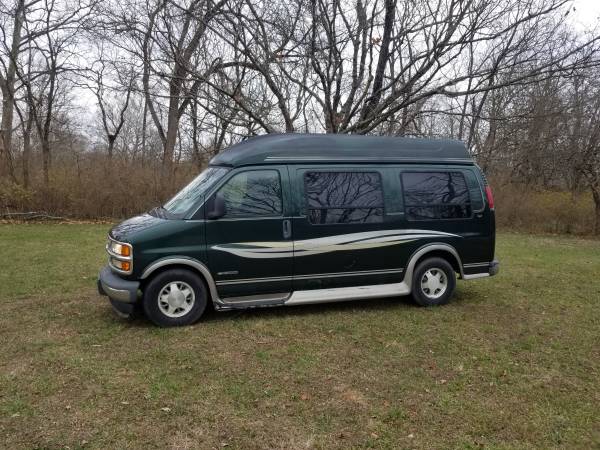 2003 Chevy high top van great condition!! - cars & trucks - by owner... for sale in Middletown, OH – photo 2