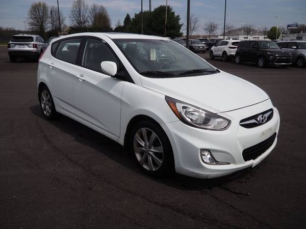 2013 Hyundai Accent SE - - by dealer - vehicle for sale in Youngstown, OH – photo 5