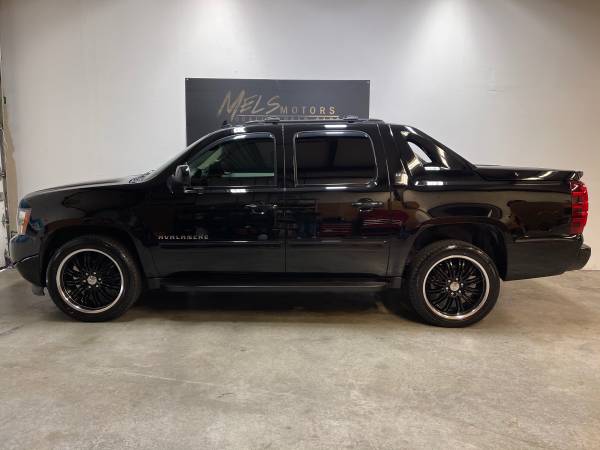 2011 Chevrolet Avalanche LT - cars & trucks - by dealer - vehicle... for sale in Nixa, MO – photo 2