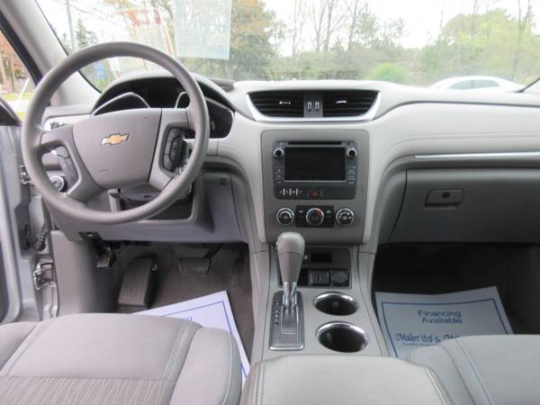 2015 CHEVROLET TRAVERSE LS - - by dealer - vehicle for sale in Muskegon, MI – photo 4
