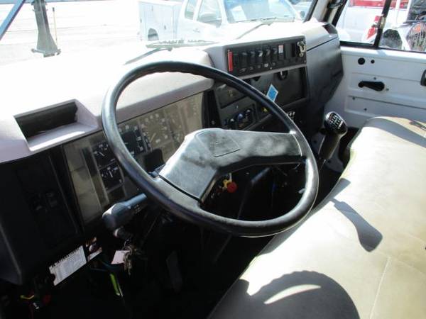 2000 International 4700 DT 4700 CRANE TRUCK CREW CAB - cars & trucks... for sale in south amboy, FL – photo 8