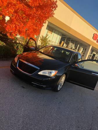 CHRYSLER 200 FOR SALE 2011 - cars & trucks - by owner - vehicle... for sale in Cincinnati, OH – photo 3
