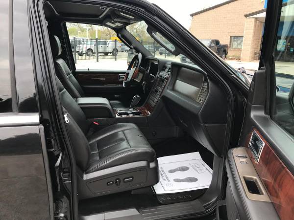 2011 Lincoln Navigator L Base - Guaranteed Approval-Drive Away for sale in Oregon, OH – photo 7