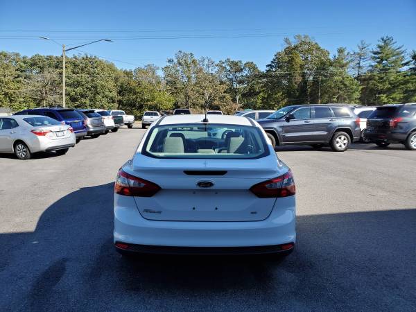 2014 Ford Focus SE sedan - NEW TIRES, CLEAN CARFAX, WARRANTY INCLUDED! for sale in Raleigh, NC – photo 6