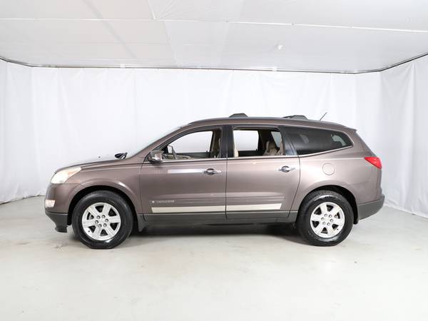2009 Chevrolet Traverse Gray *LOADED* for sale in Mora, MN – photo 19