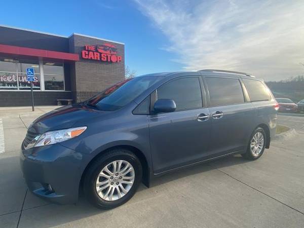 2013 Toyota Sienna 5dr 7-Pass Van V6 XLE AAS FWD (Natl) - cars &... for sale in Omaha, NE – photo 2