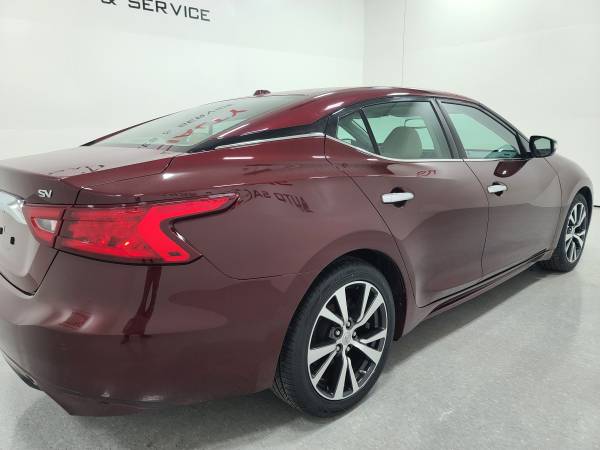 2017 Nissan Maxima 3 5 SV! Nav! Heated Seats! Backup Cam! Remote for sale in Suamico, WI – photo 23