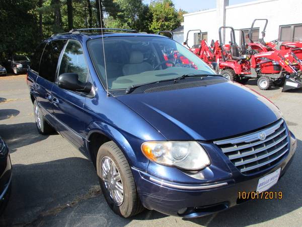 2006 Chrysler Town Country LWB 4dr Limited for sale in Belle Mead, NJ – photo 2