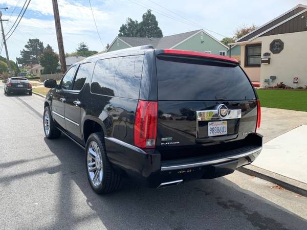2012 Cadillac Escalade WE APPROVE EVERYONE! for sale in Richmond, WI – photo 11