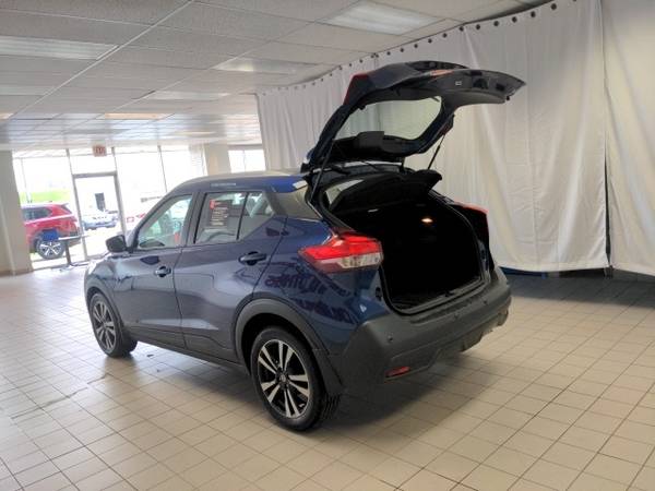 2020 Nissan Kicks FWD 4D Sport Utility/SUV SV - - by for sale in Dubuque, IA – photo 12