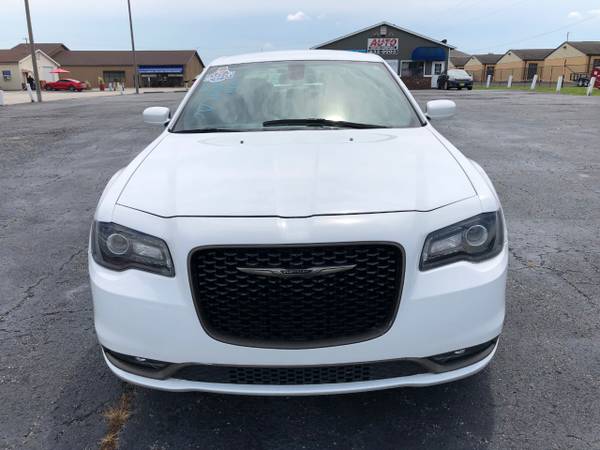 2016 Chrysler 300 4dr Sdn 300S Alloy Edition RWD *Try Monthly for sale in FAIRVIEW HEIGHTS, IL – photo 8