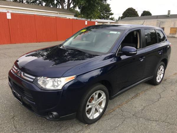 2014 Mitsubishi Outlander 4 Wheel Dr. SUV with a nice option package. for sale in Peabody, MA – photo 8