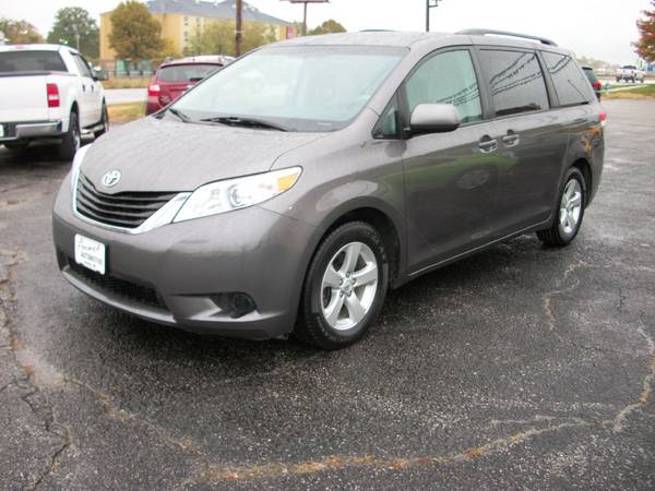 2011 TOYOTA SIENNA - cars & trucks - by dealer - vehicle automotive... for sale in Columbia, MO – photo 2