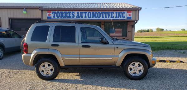 2006 Jeep Liberty 65th Anniversary - 4x4 ! - - by for sale in Pana, IL – photo 8