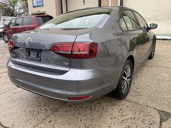 2018 VolksWagen Jetta Se Gry/Blk 24 K miles Clean Title Paid Off for sale in Baldwin, NY – photo 4