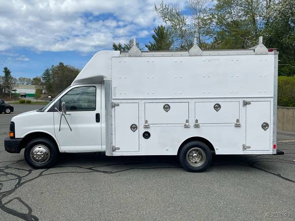 2004 Chevy Express 3500 12ft Hi Cube Utility Van 6 0L 135K SKU: 13931 for sale in Boston, MA – photo 3
