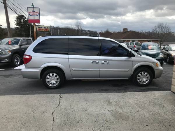 2005 Chrysler Town&Country 110k We Finance Bad Credit! Price Reduced! for sale in Jonestown, PA – photo 2